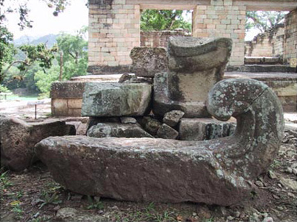 Figure 15. Remaining Pile 10 sculpture up by 10L-22. (Author photo, 2002.)