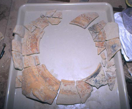 Figure 1. Restoration of a vessel: refitting of fragments.