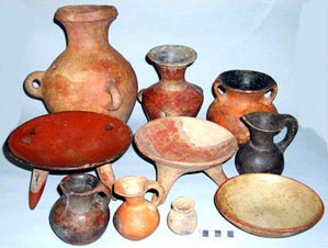 Variaciones en las formas de vasijas de la colección Calixtlahuaca. Reproducción autorizada por el Instituto Nacional de Antropología e Historia, CONACULTA-INAH-MEX.