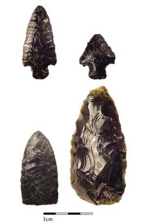 Figure 5. Hafted and Unhafted obsidian bifaces from Santa Cruz Atizapan. Figure 5. Hafted and Unhafted obsidian bifaces from Santa Cruz Atizapan.