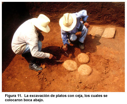 Figura 11. La excavación de platos con ceja, los cuales se colocaron boca abajo.