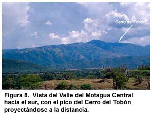 Figura 8. Vista del Valle del Motagua Central hacia el sur, con el pico del Cerro del Tobón proyectándose a la distancia. Figura 8. Vista del Valle del Motagua Central hacia el sur, con el pico del Cerro del Tobón proyectándose a la distancia.