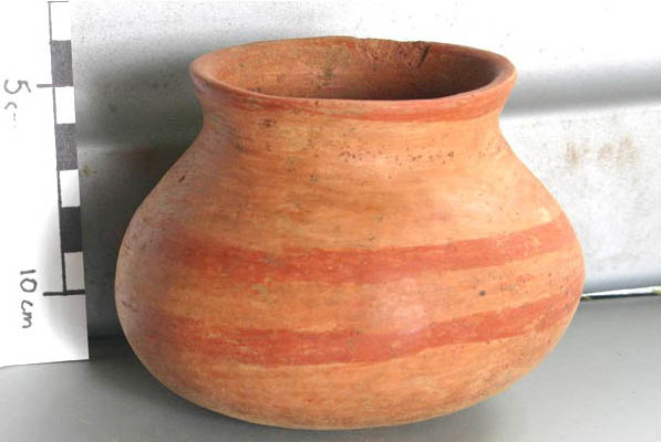 Figure 7h. Olla from burial 1, next to the skull (see Figure 6a). Photo by David Haskell.