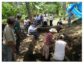 Figure 8. Ellen Bell explains excavations at El Paraíso.