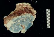 Figura 3:38 - Un fragmento decorativo mixto, que muestra una forma de rollo. El &aacute;rea azul est&aacute; pintada con un segundo azul m&aacute;s oscuro.