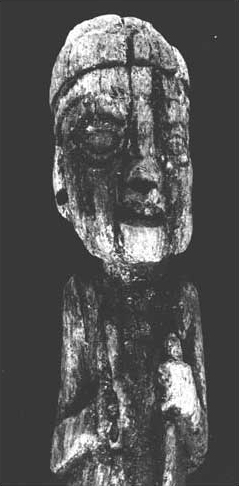 Figure 11. PR view of the Xmuqlebal Xheton Figurine showing the location where an object was held in the right hand. Figure 11. PR view of the Xmuqlebal Xheton Figurine showing the location where an object was held in the right hand.