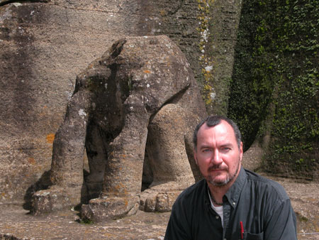 Dr. Manuel Aguilar-Moreno en Malinalco. Dr. Manuel Aguilar-Moreno en Malinalco.